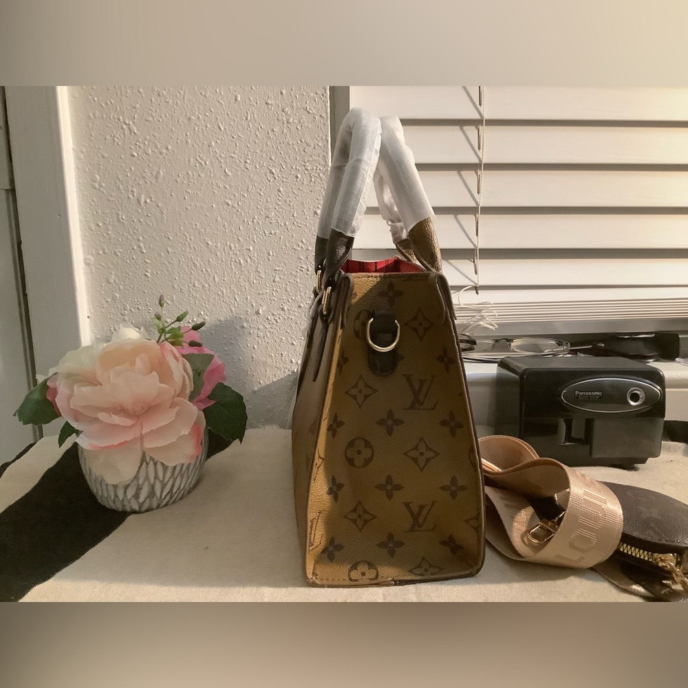 Crossbody/Handbag - Picture 3 of 6